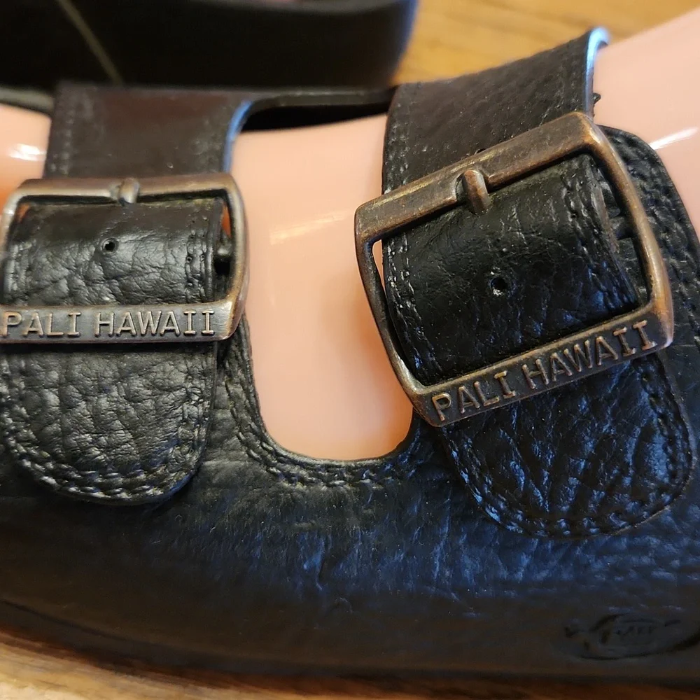 Pali Hawaii Black Buckle Sandals Size 7